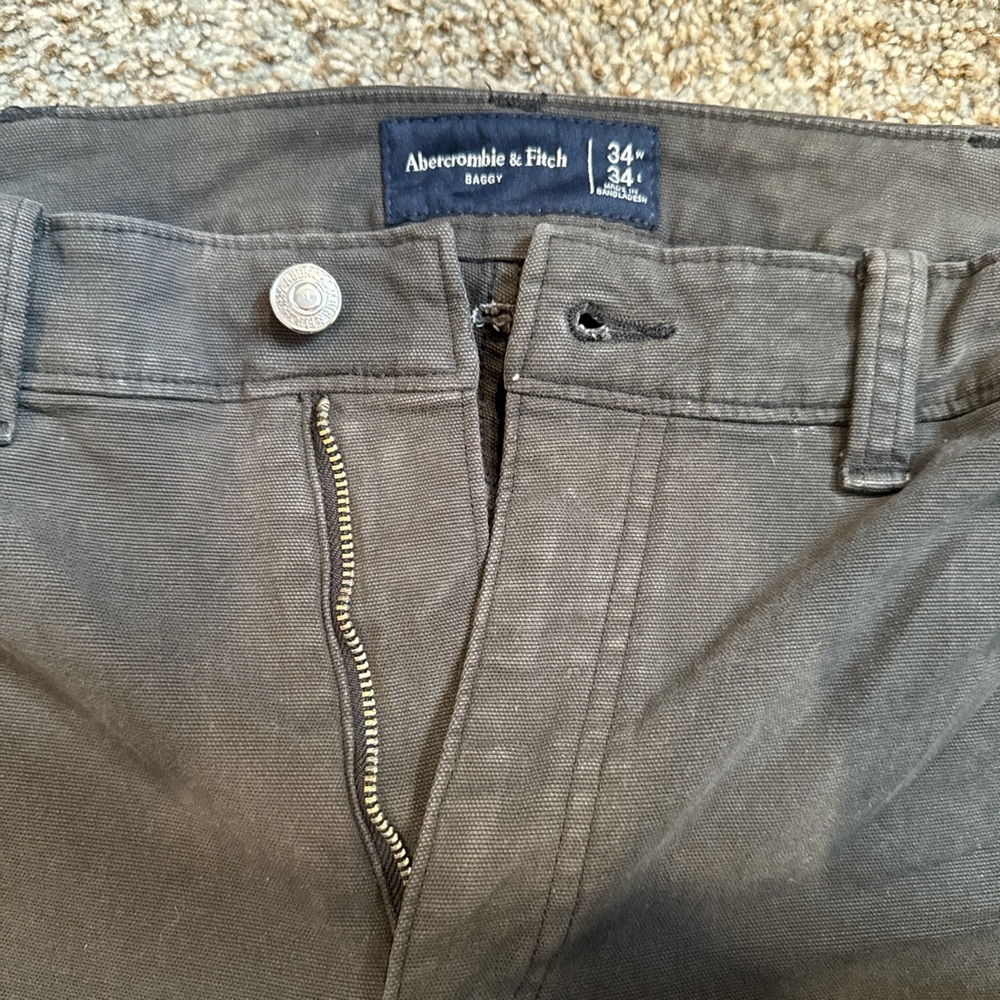 Abercrombie & Fitch Men's Charcoal Chinos